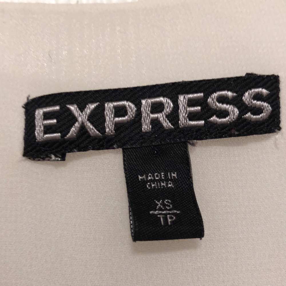 Express Blouse - Picture 2 of 6